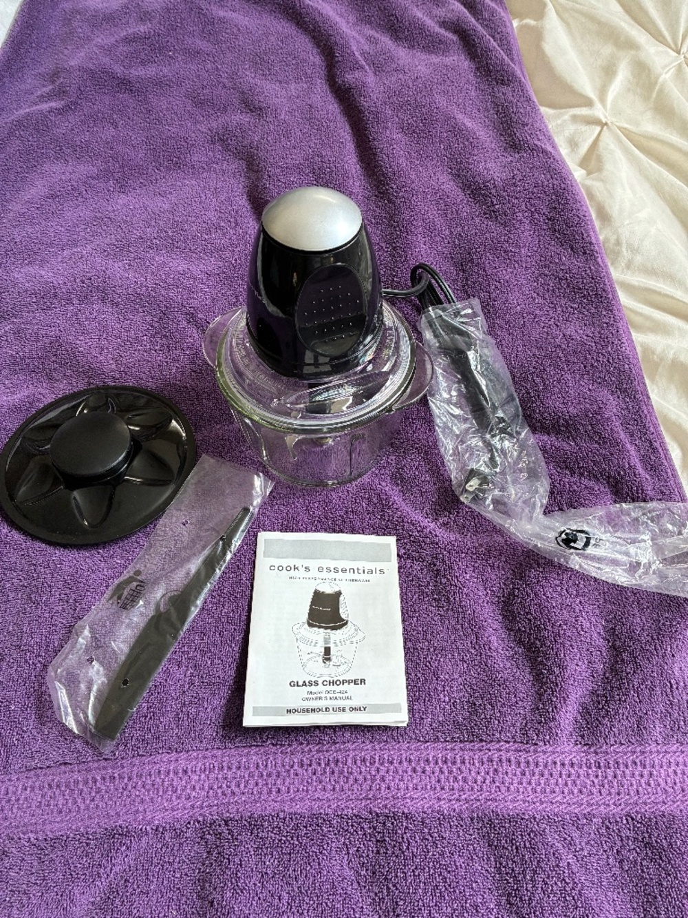 New in Box Cook’s Essentials Glass Chopper
